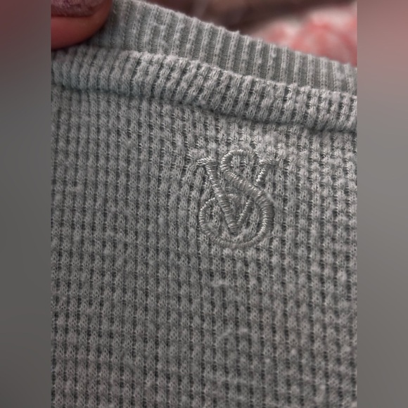 Victoria's Secret Classic Gray Short Sleeve Tee - Picture 5 of 8